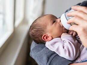 Consejos para dar el biberón como dar el biberon a un bebe