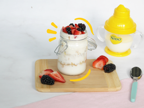 vaso con yogurt con frutas para bebe vaso entrenador con leche nido