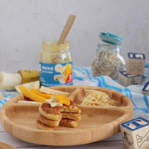 Hotcakes de frutas tropicales Foto de hotcakes de frutas tropicales con Gerber